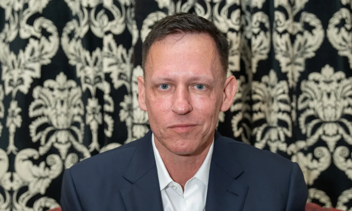 Peter Thiel diz que IA não basta para romper estagnação tecnológica
