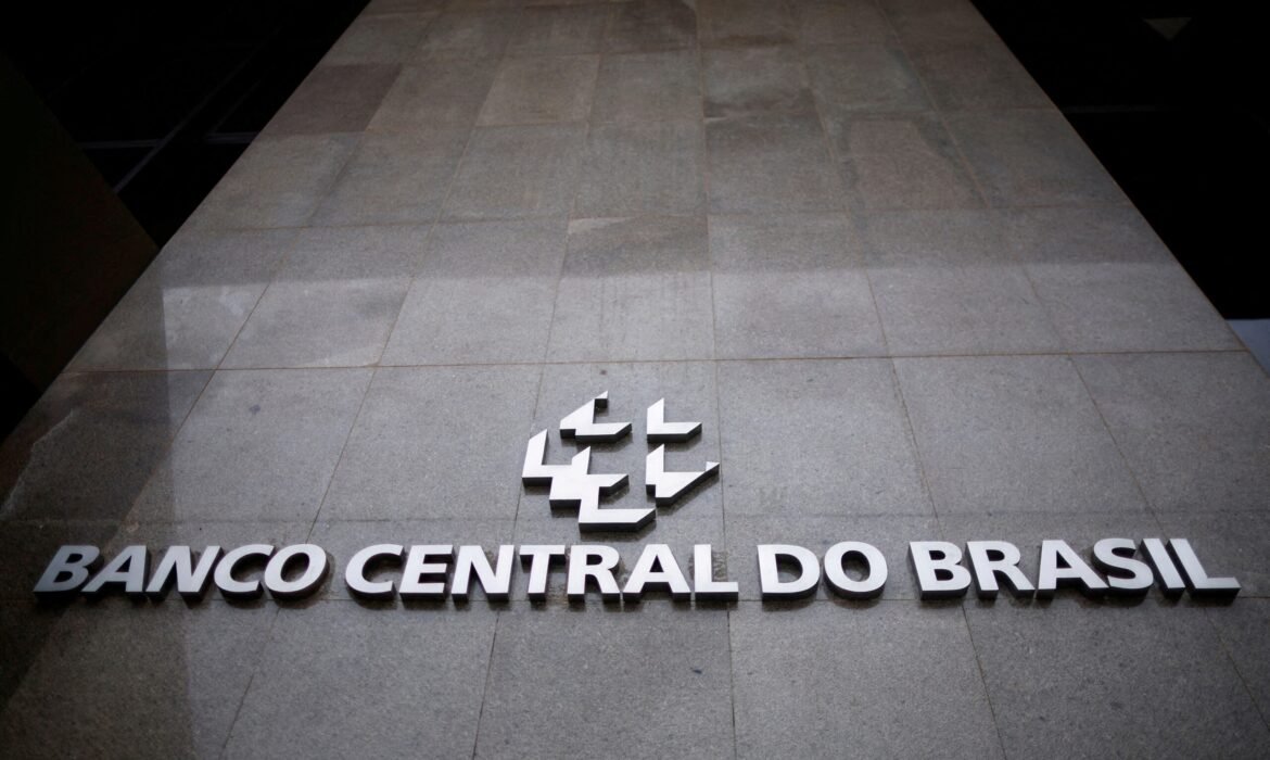 Polícia Civil prende em SP suspeito de ataque hacker ao sistema que liga bancos ao PIX