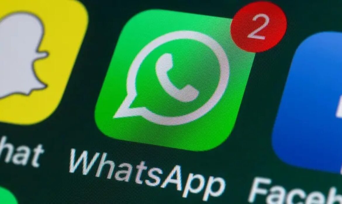 Como funciona e como ativar a nova ferramenta do WhatsApp para resumir conversas com IA