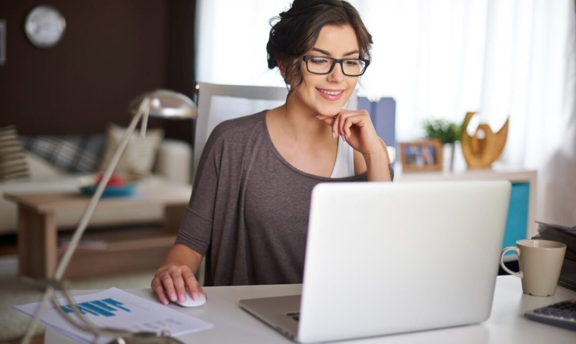 Google e Senai lançam IA gratuita que analisa currículo, indica melhoras e vagas de emprego