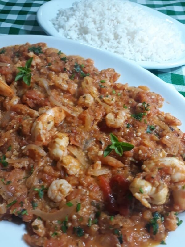 Salmão ao molho de camarão